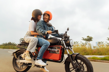 Nhiều quà tặng khi mua xe Dat Bike Weaver++