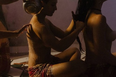 Bộ ảnh trong nhà tắm làm thay đổi cách nhìn về phụ nữ Ả Rập