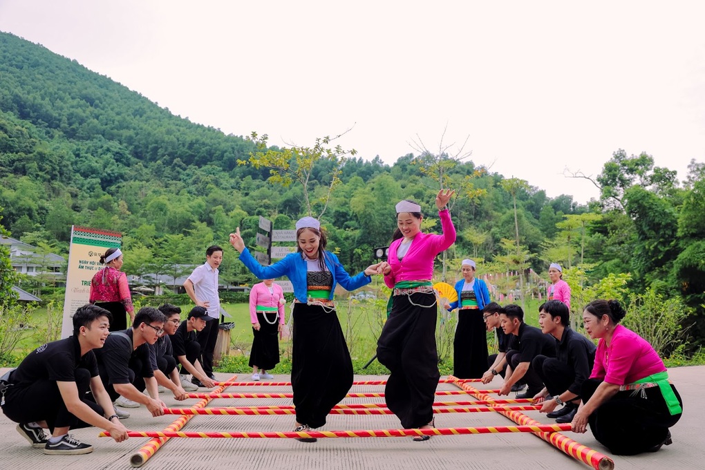 Về Hòa Bình trải nghiệm Ngày hội văn hóa - ẩm thực và du lịch Hòa Bình - 3 Về Hòa Bình trải nghiệm Ngày hội văn hóa - ẩm thực và du lịch Hòa Bình - 3