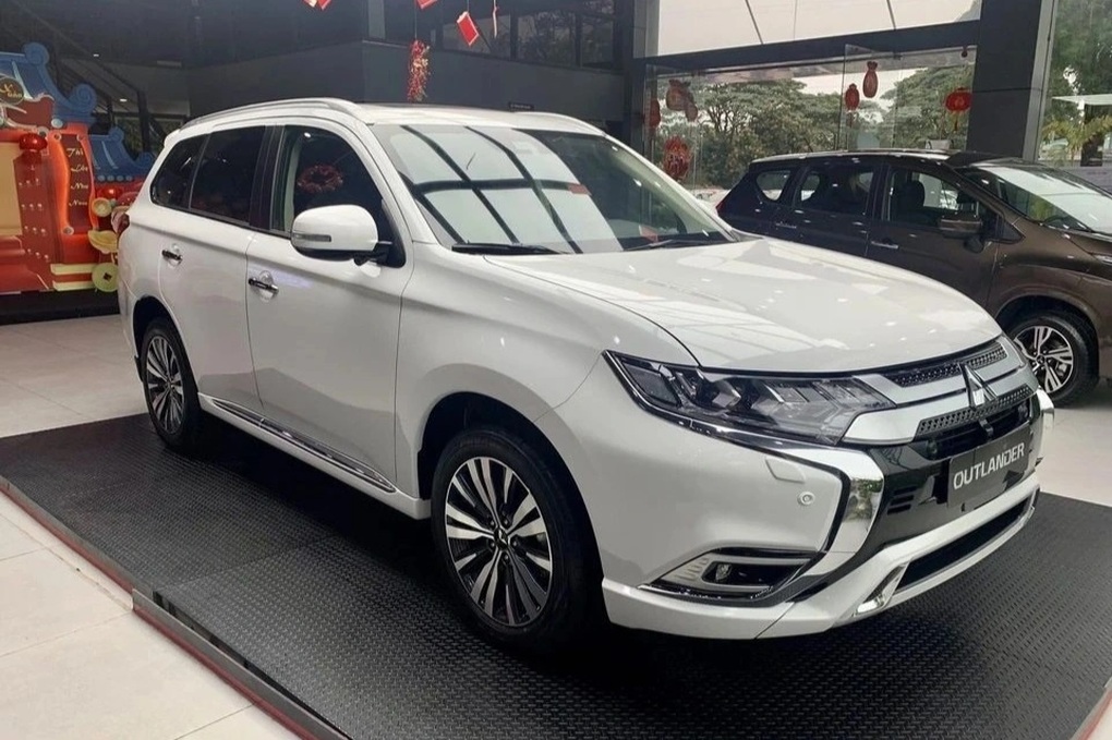 Doanh số tăng 2,5 lần, Mitsubishi Outlander vẫn xếp cuối phân khúc C-SUV - 1