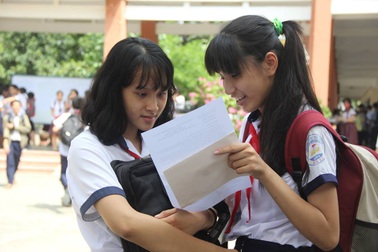 Phụ huynh TPHCM lo con không có chỗ học lớp 10 công lập