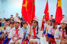 Dù mưa lũ, học sinh Quảng Trị vẫn tham gia ngày hội khai trường