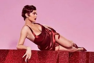 Kylie Jenner: Con đường trở thành tỷ phú trẻ nhất thế giới