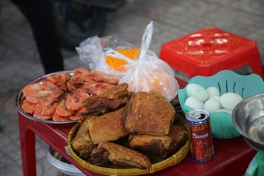 Hốt bạc ngày vía Thần Tài nhờ món xôi "tam sên"