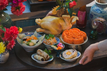 Mâm cỗ cúng rằm "đắt khách", người bán "chốt" gần trăm đơn mỗi ngày