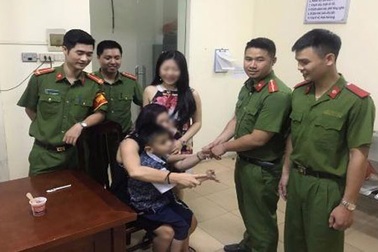 2 giờ căng thẳng tìm cháu bé mất tích