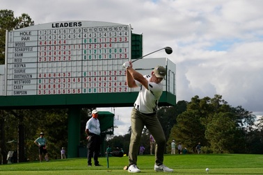 Vượt qua các đối thủ mạnh, tay golf Paul Casey dẫn đầu Masters 2020