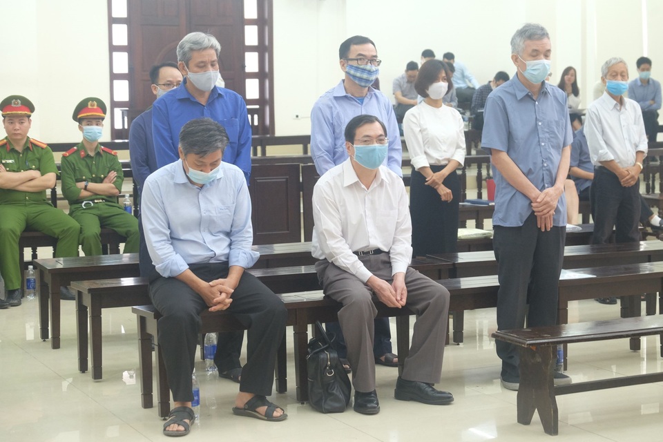 Nguyên Thứ trưởng Công Thương lại vắng mặt tại phiên xử ông Vũ Huy Hoàng - 2 Nguyên Thứ trưởng Công Thương lại vắng mặt tại phiên xử ông Vũ Huy Hoàng - 2