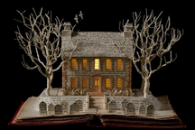 Vẻ đẹp của những tác phẩm điêu khắc tạo thành từ sách cũ