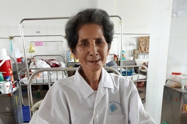 Cứu sống cụ bà 90 tuổi bị nhồi máu cơ tim cấp và nhiều sỏi mật