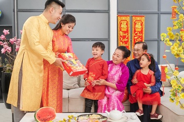 Tuyệt chiêu chọn quà Tết chúc nhau giàu sang tài lộc