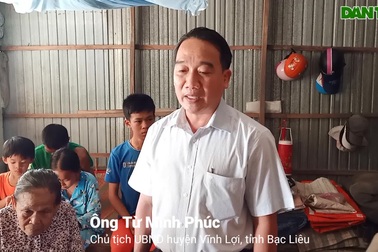 Lãnh đạo huyện Vĩnh Lợi chia sẻ tại buổi trao tiền bạn đọc Dân trí