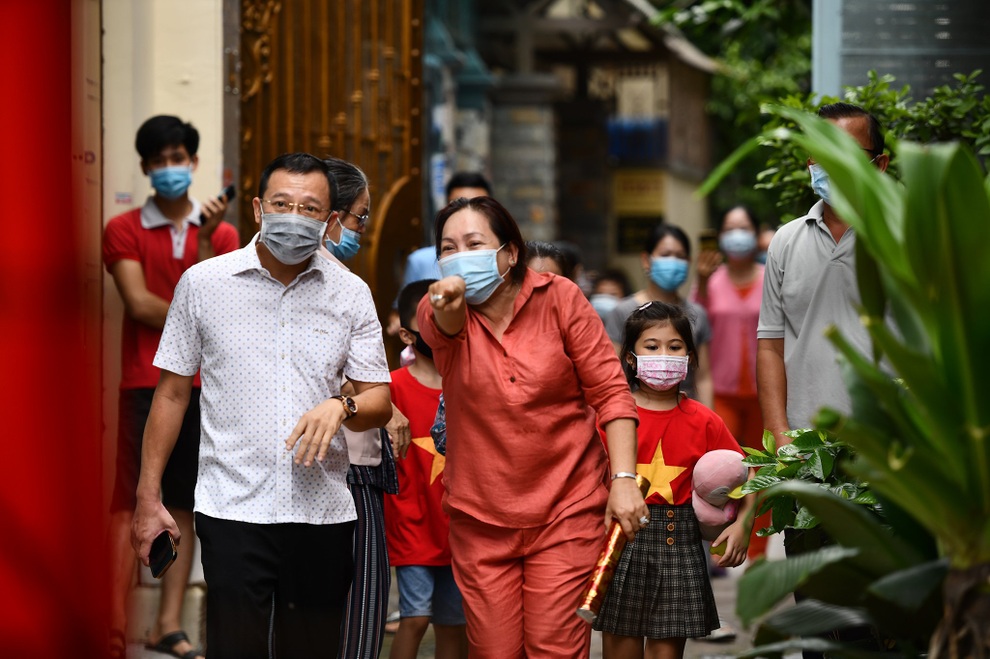 TPHCM: Tháo dỡ phong tỏa hẻm liên quan nhóm truyền giáo Phục Hưng - 3 TPHCM: Tháo dỡ phong tỏa hẻm liên quan nhóm truyền giáo Phục Hưng - 3