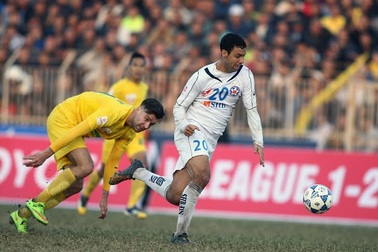 Thanh Hóa ngược dòng đánh bại SHB Đà Nẵng