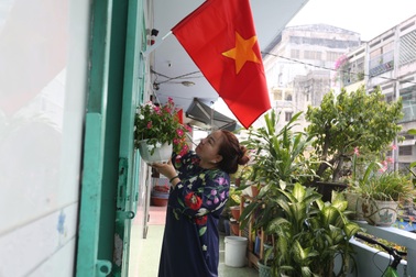 Người dân TPHCM vui như Tết vì chung cư cũ được "khoác áo mới"