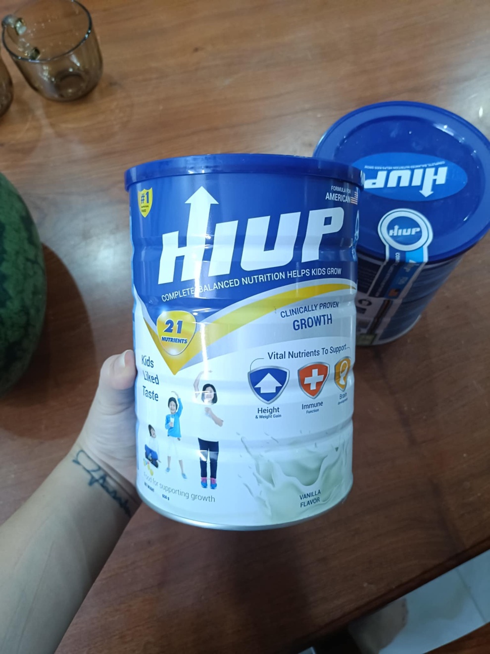 Mẹ trẻ mua Hiup uất nghẹn: Tin người nổi tiếng, tôi tự cho con uống sữa giả - 1 Mẹ trẻ mua Hiup uất nghẹn: Tin người nổi tiếng, tôi tự cho con uống sữa giả - 1