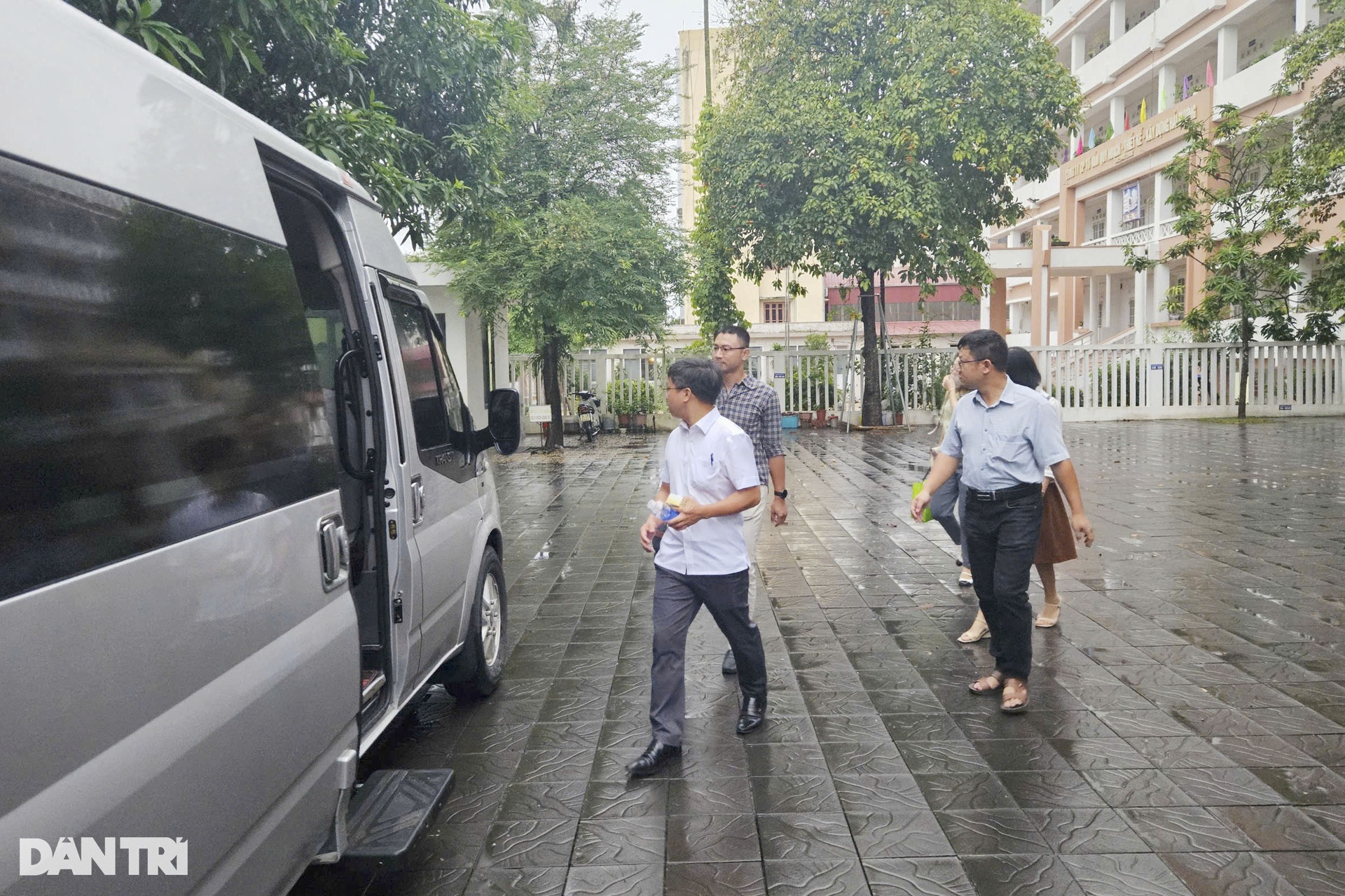 Vận hành chính quyền 2 cấp ở Hải Phòng: Thuê xe chung đến nơi làm việc mới - 4