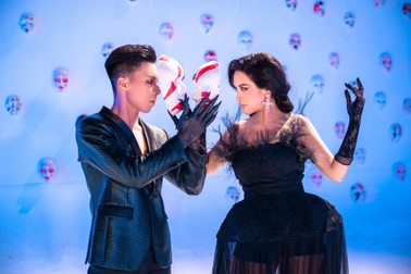 NSƯT Quốc Nghiệp khoe body 6 múi trong MV mới của bà xã Ngọc Mai