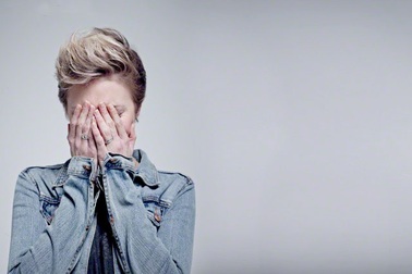 Kẻ cắp gặp bà già