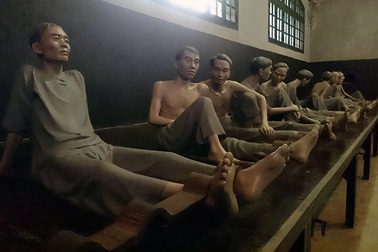 Hiện vật ám ảnh trong "địa ngục trần gian" Hỏa Lò