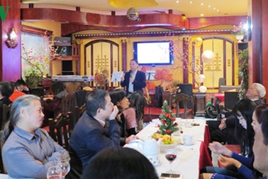 Tình yêu nghệ thuật sưởi ấm tâm hồn những người con xa xứ