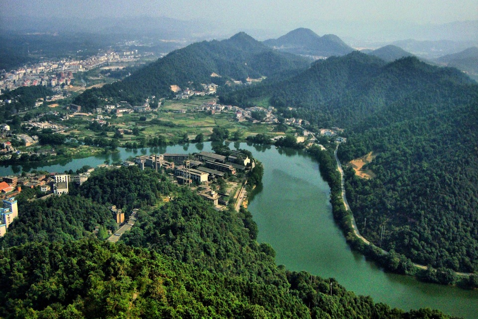 Bi kịch của những người công nhân tạo nên phép màu kinh tế Trung Quốc - 4 Bi kịch của những người công nhân tạo nên phép màu kinh tế Trung Quốc - 4