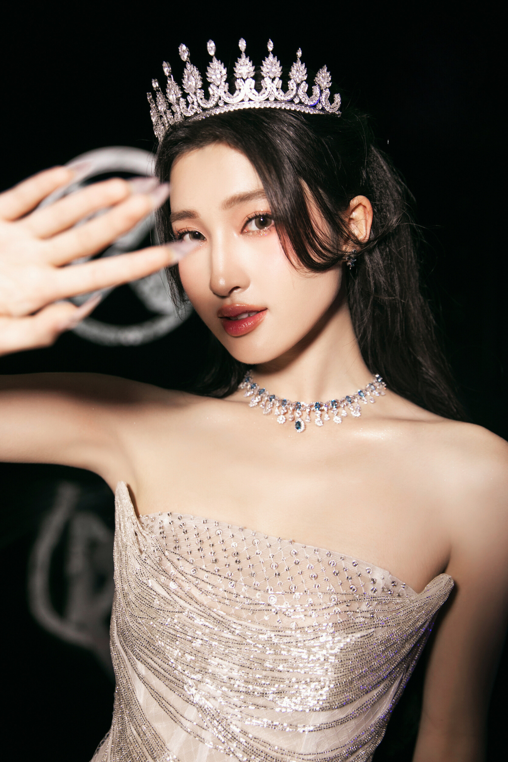 Á hậu Phương Nhi khoe đường cong gợi cảm trong trang phục của Lê Ngọc Lâm - 1 Á hậu Phương Nhi khoe đường cong gợi cảm trong trang phục của Lê Ngọc Lâm - 1