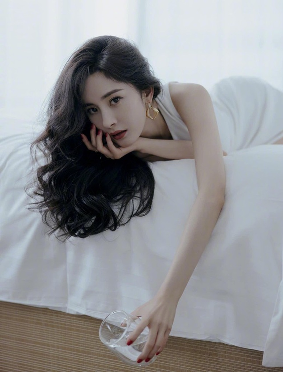 Khó rời mắt khỏi dáng vóc nóng bỏng của Dương Mịch - 9 Khó rời mắt khỏi dáng vóc nóng bỏng của Dương Mịch - 9