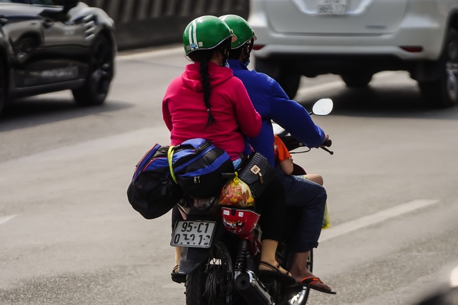 Những đoàn “di dân” cuối cùng rời Sài Gòn trước thời khắc Giao thừa - 3 Những đoàn “di dân” cuối cùng rời Sài Gòn trước thời khắc Giao thừa - 3
