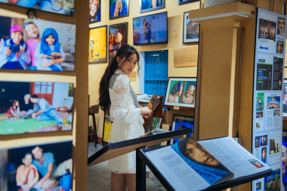 Hoa hậu Tiểu Vy “đẹp lạ” trong buổi sáng bình dị đến nao lòng ở Hội An - 9 Hoa hậu Tiểu Vy “đẹp lạ” trong buổi sáng bình dị đến nao lòng ở Hội An - 9