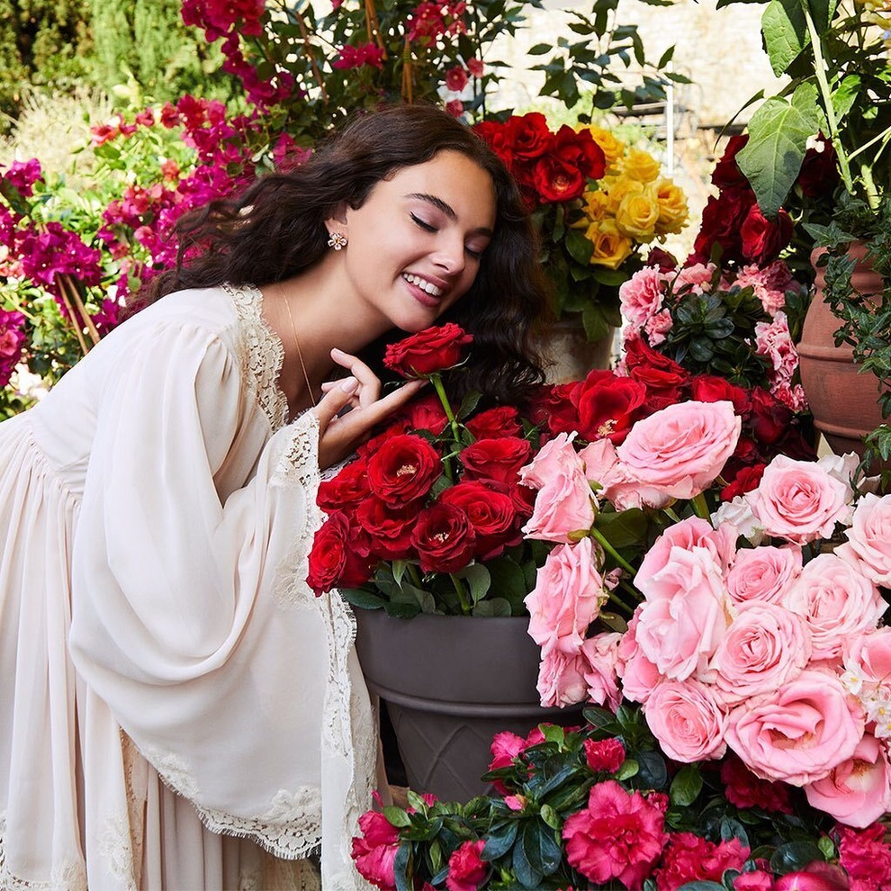 Mê mẩn nhan sắc tuổi 17 của con gái biểu tượng sắc đẹp Monica Bellucci - 5 Mê mẩn nhan sắc tuổi 17 của con gái biểu tượng sắc đẹp Monica Bellucci - 5