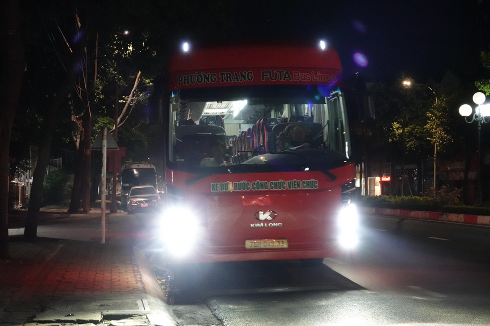 Cán bộ mừng vì được ra biển lớn, chấp nhận ở trọ để tiết kiệm thời gian - 1 Cán bộ mừng vì được ra biển lớn, chấp nhận ở trọ để tiết kiệm thời gian - 1