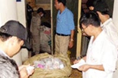 Hai bệnh viện lớn bị nghi bán rác thải