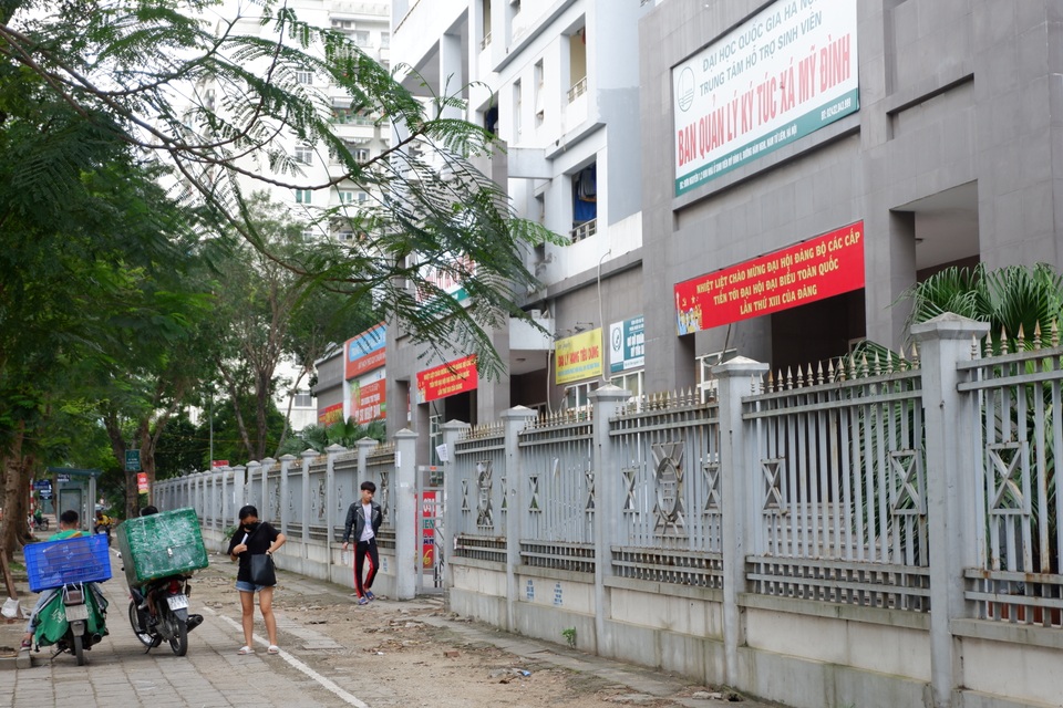 Hà Nội: Hình ảnh đối lập tại khu KTX sinh viên nhường chỗ cho người cách ly - 9 Hà Nội: Hình ảnh đối lập tại khu KTX sinh viên nhường chỗ cho người cách ly - 9