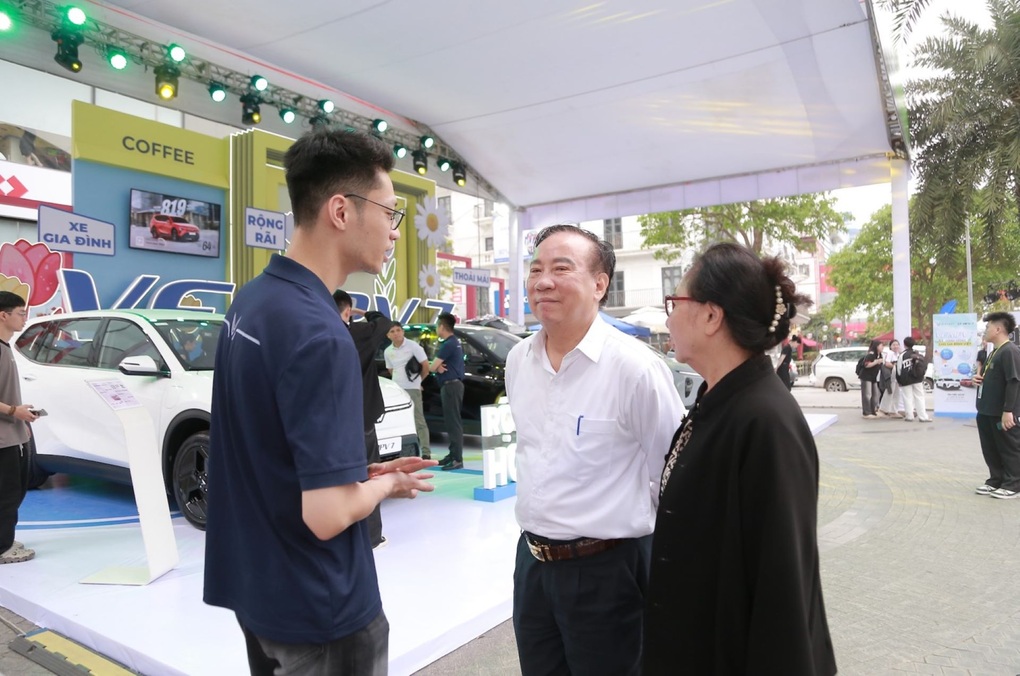 VinFast VF MPV 7 chinh phục gia đình trẻ tới người lớn tuổi - 4