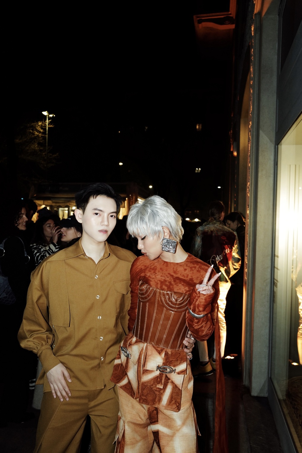 Châu Bùi khác lạ trong thiết kế của Phan Đăng Hoàng tại Milan Fashion Week - 3 Châu Bùi khác lạ trong thiết kế của Phan Đăng Hoàng tại Milan Fashion Week - 3