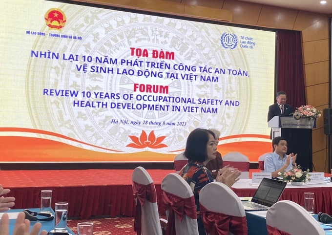 Thứ trưởng Bộ Lao động – Thương binh và Xã hội Lê Văn Thanh phát biểu tại tọa đàm