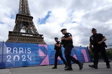 45.000 cảnh sát được điều động cho lễ khai mạc Olympic Paris