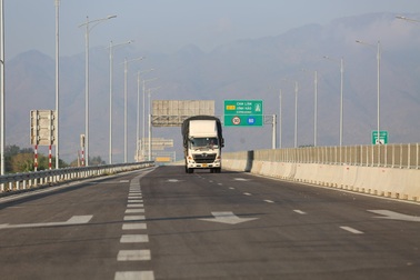 Cao tốc Cam Lâm - Vĩnh Hảo thu phí từ 28/5, giá cao nhất gần 500.000 đồng