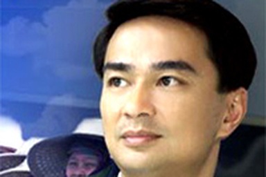 Hai phe thân và chống Thaksin ráo riết tìm liên minh 