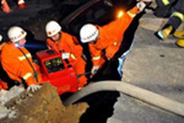 Sập đường xe điện ngầm, hàng chục người chết và mất tích