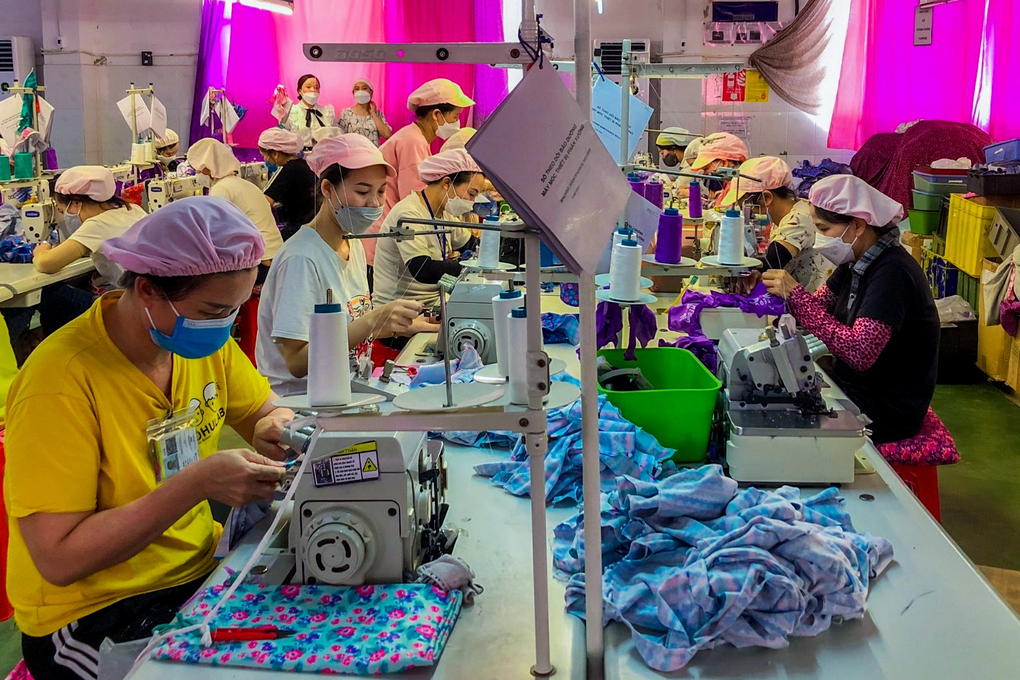 Giảm hơn 1.200 lao động, doanh nghiệp tuyển dụng mới cao gấp 6 lần - 1 Giảm hơn 1.200 lao động, doanh nghiệp tuyển dụng mới cao gấp 6 lần - 1