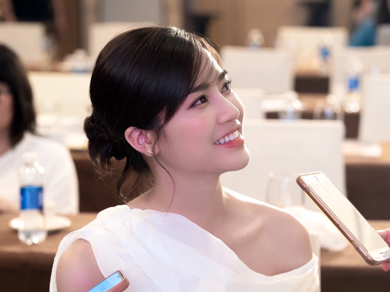 Anh Đào tuổi U30: Hôn bạn diễn mãnh liệt hơn, chinh phục chồng mỗi ngày - 3 Anh Đào tuổi U30: Hôn bạn diễn mãnh liệt hơn, chinh phục chồng mỗi ngày - 3