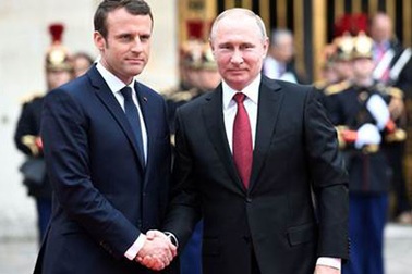 Vì sao Paris chọn "hướng đông"?