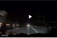 Chạy ngược chiều trên cao tốc giữa đêm tối, xe tải vẫn "phóng như bay"