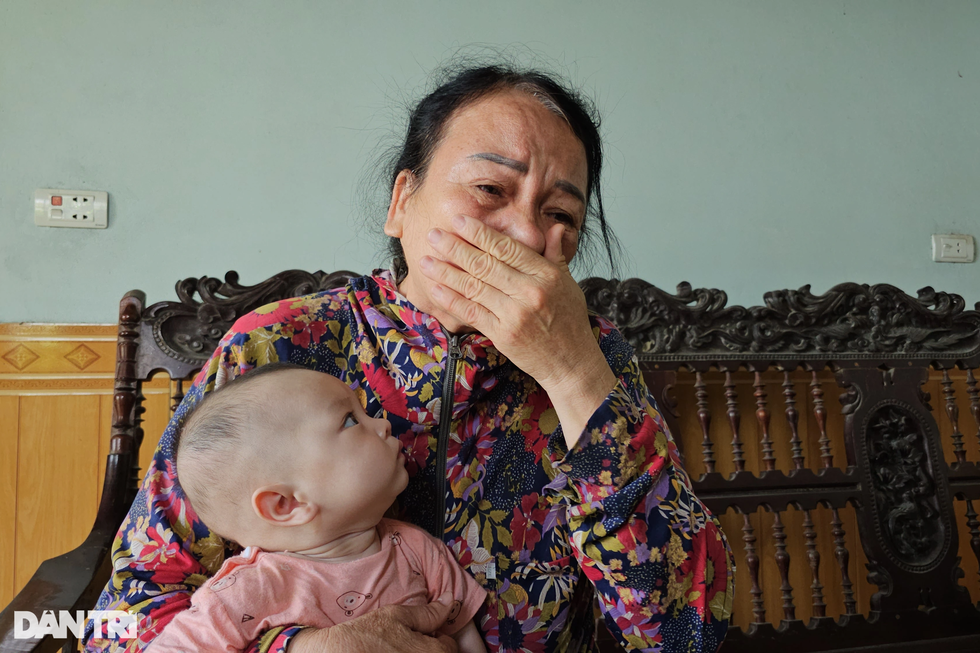 Chuyện buồn của người mẹ trẻ đơn thân từ chối điều trị ung thư để sinh con - 4 Chuyện buồn của người mẹ trẻ đơn thân từ chối điều trị ung thư để sinh con - 4
