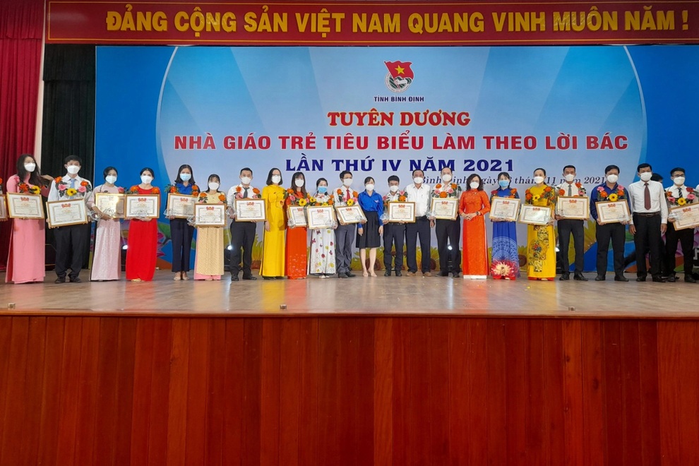 Tuyên dương 29 nhà giáo trẻ tiêu biểu tiếp lửa cho học trò - 1 Tuyên dương 29 nhà giáo trẻ tiêu biểu tiếp lửa cho học trò - 1