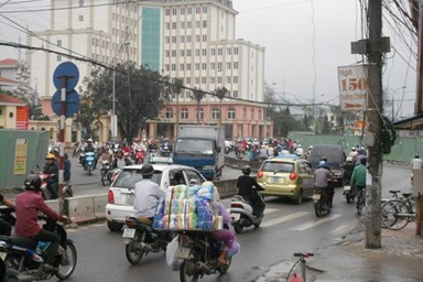 Đường Trường Chinh bị bẻ cong: Kẻ cười, người khóc!