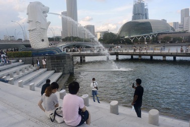 Người Singapore hy vọng xen lẫn lo âu khi "sống chung với Covid-19"