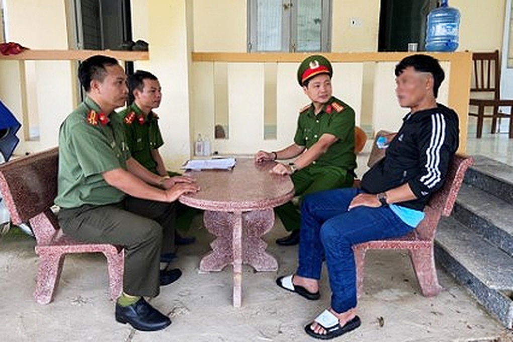 Đấu nối điện vào thân cau để chống trộm - 2 Đấu nối điện vào thân cau để chống trộm - 2